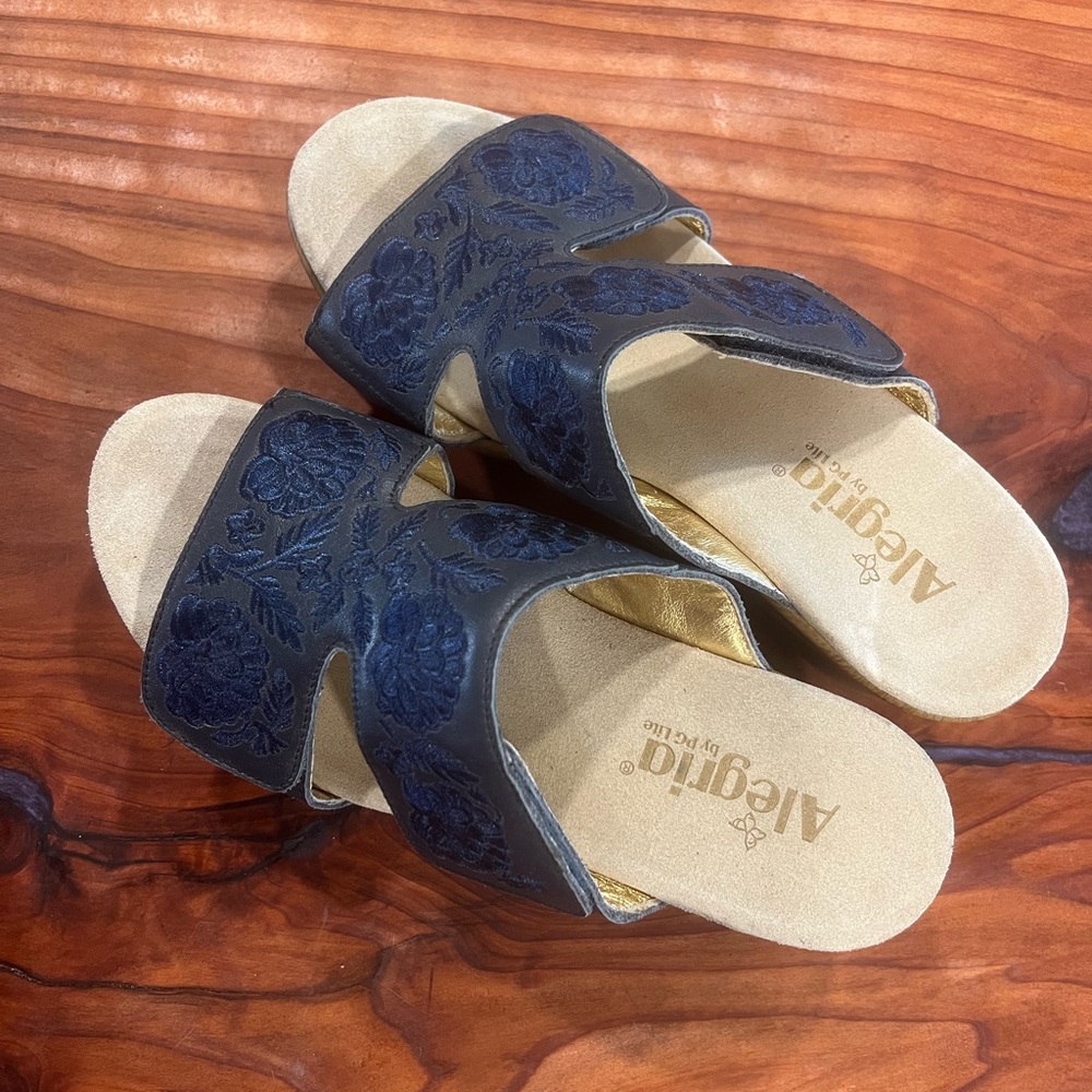 Alegria Women’s Wedge Sandal Blue Leather Floral Embroidered Slip on Size 38
